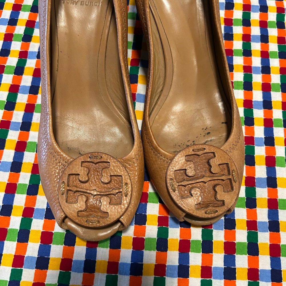 Tory Burch Women's Tan Peep Toe Shoes 9 - Picture 2 of 6